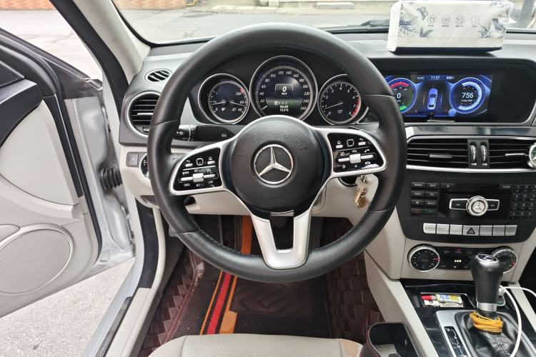Used Mercedes-Benz C-Class 2013 C 180 Classic Grand Edition Steering Wheel