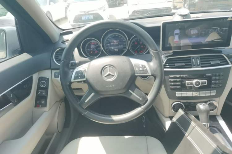 Used Mercedes-Benz C-Class 2013 C 180 Classic Grand Edition Steering Wheel