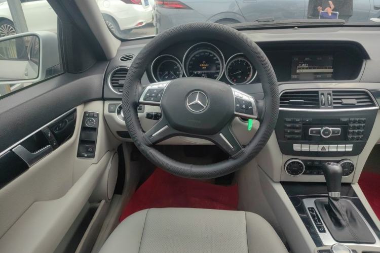 Used Mercedes-Benz C-Class 2013 C 180 Classic Grand Edition Steering Wheel