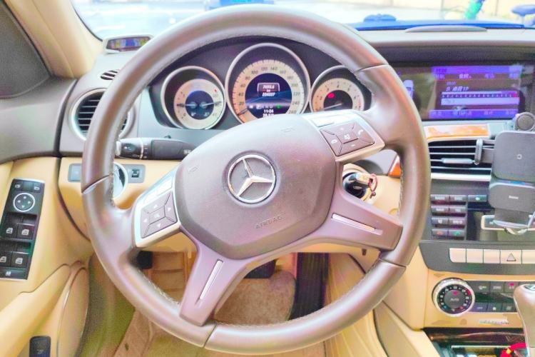 Used Mercedes-Benz C-Class 2013 C 260 CGI Elegant Model Steering Wheel