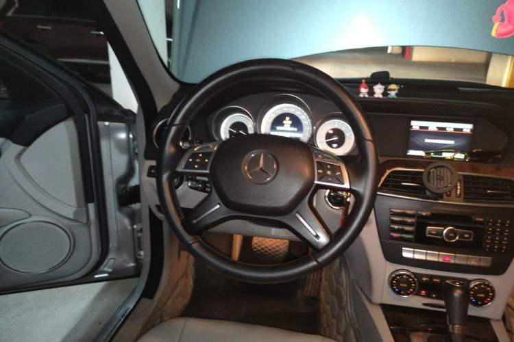 Used Mercedes-Benz C-Class 2013 C 260 CGI Elegant Model Steering Wheel