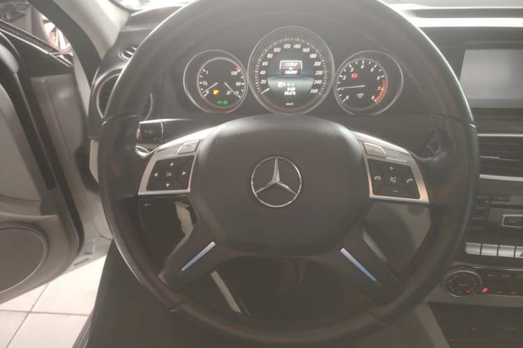Used Mercedes-Benz C-Class 2013 C 180 Classic Grand Edition Steering Wheel