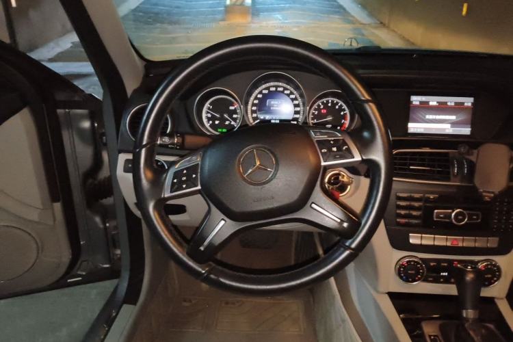Used Mercedes-Benz C-Class 2013 C 180 CGI Classic Steering Wheel