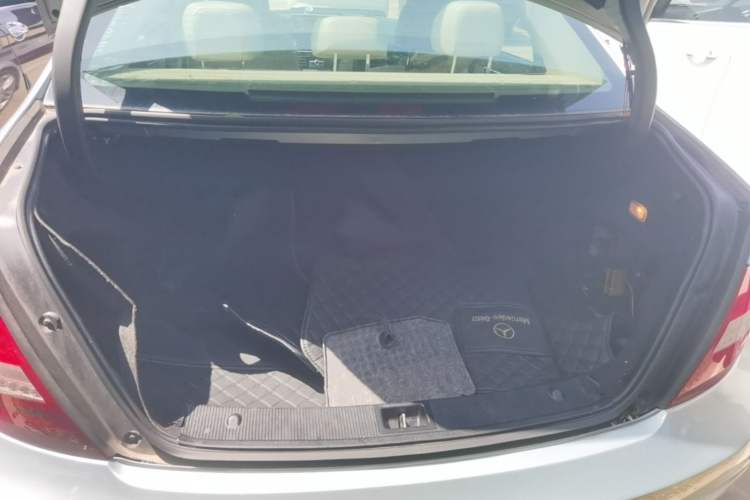 Used Mercedes-Benz C-Class 2013 C 180 Classic Grand Edition Trunk