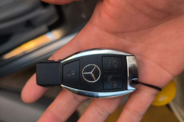 Used Mercedes-Benz C-Class 2013 C 180 Classic Grand Edition Vehicle Key