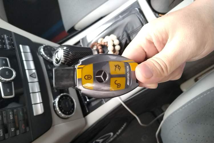 Used Mercedes-Benz C-Class 2013 C 180 Classic Grand Edition Vehicle Key