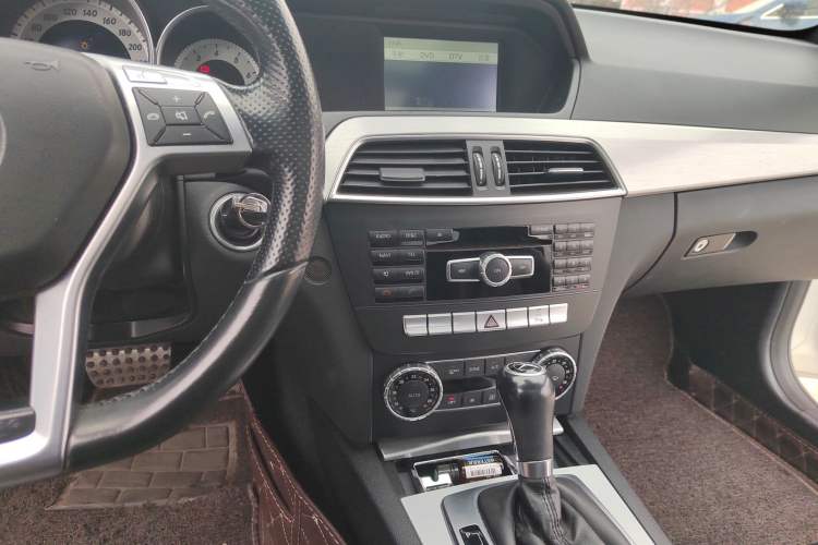 Used Mercedes-Benz C-Class 2013 C 180 Coupe Audio And AC Panel