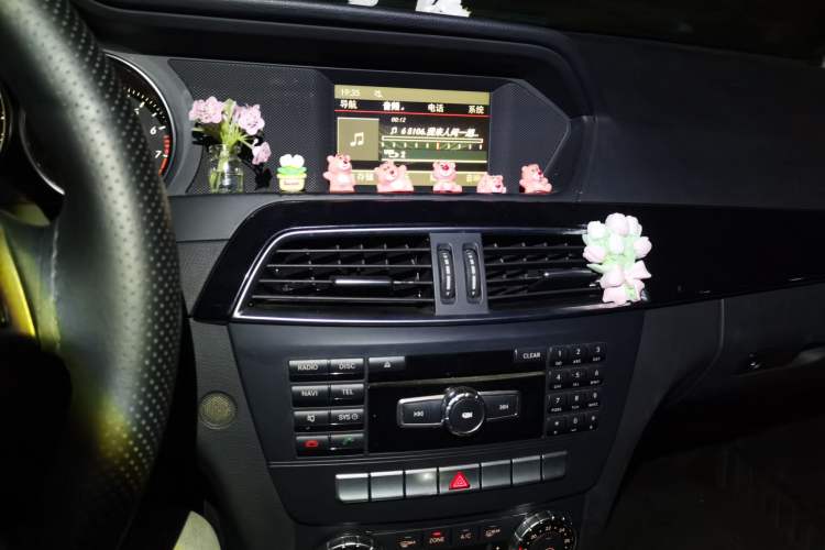 Used Mercedes-Benz C-Class 2013 C 180 Classic Grand Edition Audio And AC Panel