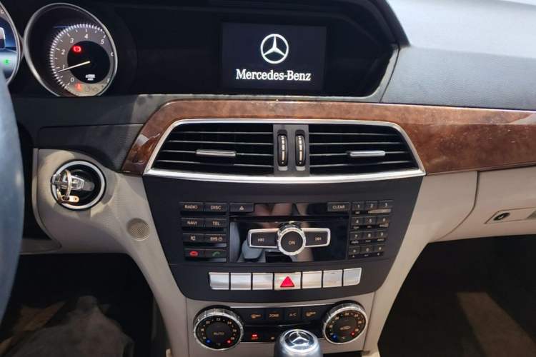 Used Mercedes-Benz C-Class 2013 C 260 Elegant Grand Edition Audio And AC Panel