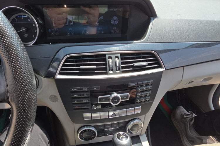 Used Mercedes-Benz C-Class 2013 C 180 Classic Grand Edition Audio And AC Panel