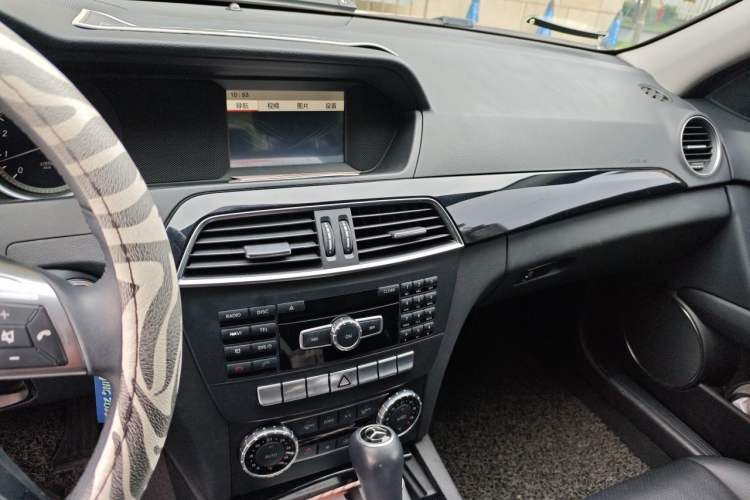 Used Mercedes-Benz C-Class 2013 C 180 Classic Grand Edition Audio And AC Panel