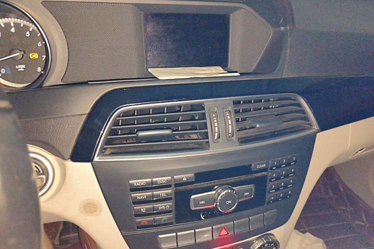 Used Mercedes-Benz C-Class 2013 C 180 Classic Grand Edition Audio And AC Panel