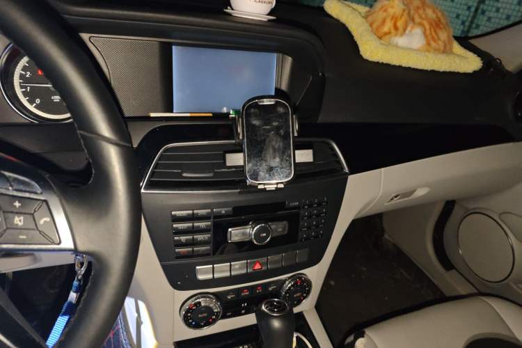 Used Mercedes-Benz C-Class 2013 C 180 Classic Grand Edition Audio And AC Panel