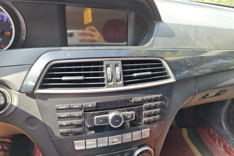 Used Mercedes-Benz C-Class 2013 C 180 Classic Grand Edition Audio And AC Panel