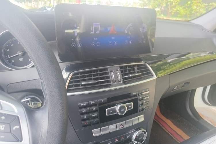Used Mercedes-Benz C-Class 2013 C 180 Classic Grand Edition Audio And AC Panel