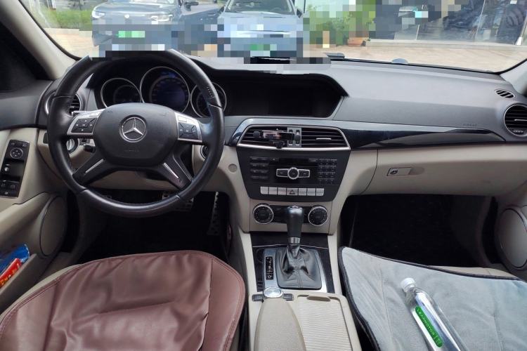Used Mercedes-Benz C-Class 2013 C 180 CGI Classic Center Console
