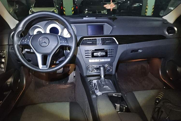 Used Mercedes-Benz C-Class 2013 C 260 Fashion Edition Grand Edition Center Console