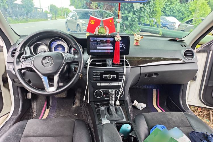 Used Mercedes-Benz C-Class 2013 C 260 CGI Fashion Model Center Console