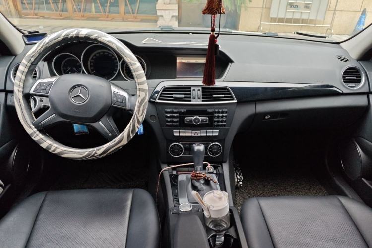 Used Mercedes-Benz C-Class 2013 C 180 Classic Grand Edition Center Console