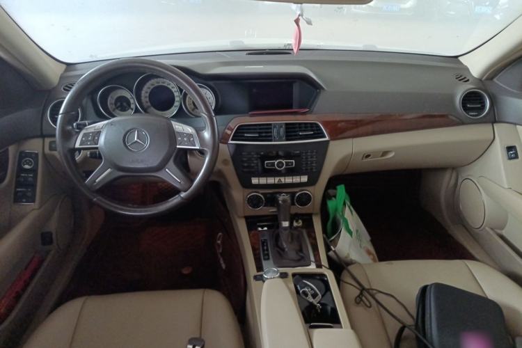 Used Mercedes-Benz C-Class 2013 C 260 CGI Elegant Model Center Console
