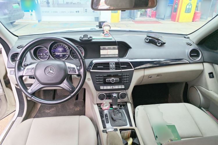 Used Mercedes-Benz C-Class 2013 C 180 CGI Classic Center Console