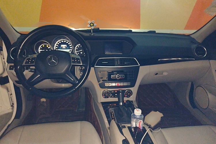Used Mercedes-Benz C-Class 2013 C 180 Classic Grand Edition Center Console