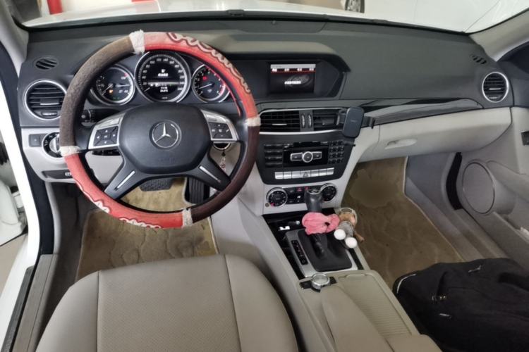 Used Mercedes-Benz C-Class 2013 C 180 Classic Grand Edition Center Console