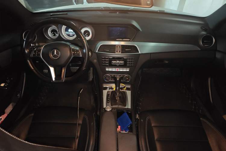 Used Mercedes-Benz C-Class 2013 C 180 Coupe Center Console