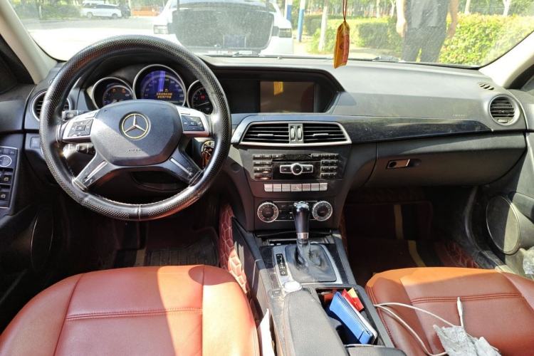 Used Mercedes-Benz C-Class 2013 C 180 Classic Grand Edition Center Console