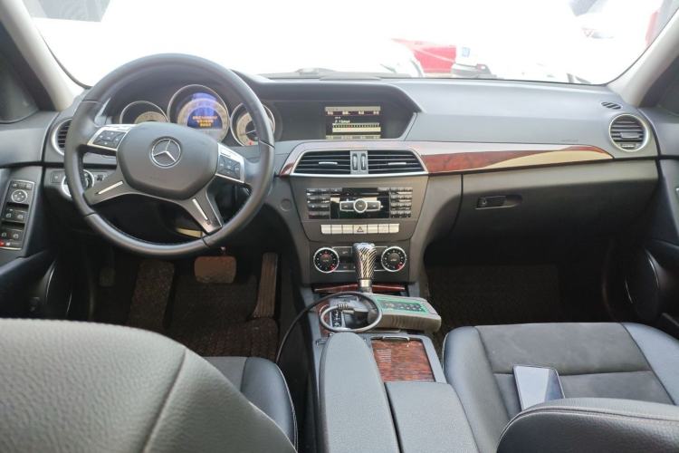 Used Mercedes-Benz C-Class 2013 C 260 Elegant Grand Edition Center Console