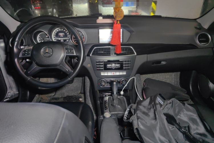 Used Mercedes-Benz C-Class 2013 C 180 CGI Classic Center Console