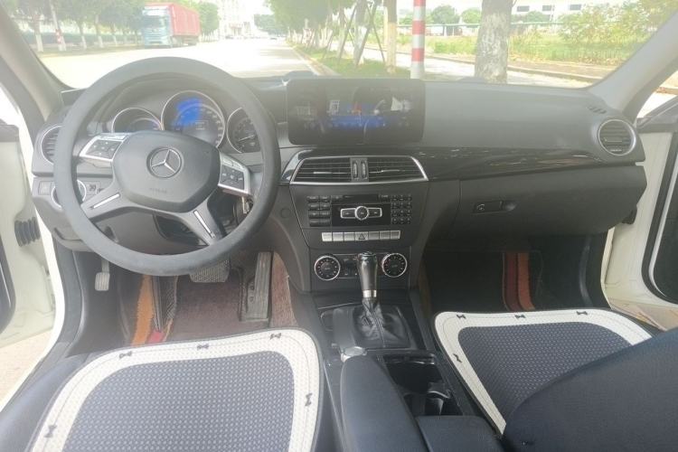 Used Mercedes-Benz C-Class 2013 C 180 Classic Grand Edition Center Console