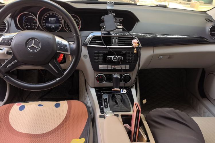 Used Mercedes-Benz C-Class 2013 C 180 CGI Classic Center Console