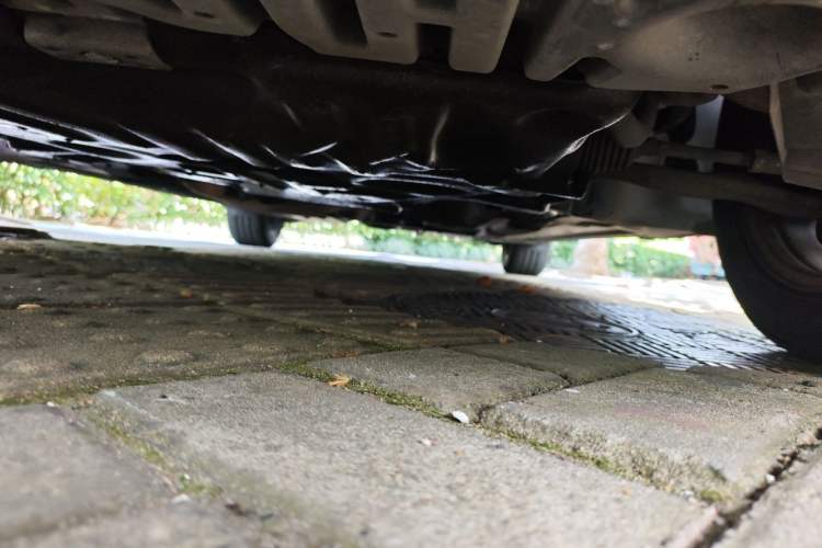 Used Mercedes-Benz C-Class 2013 C 180 CGI Classic Chassis Front Left