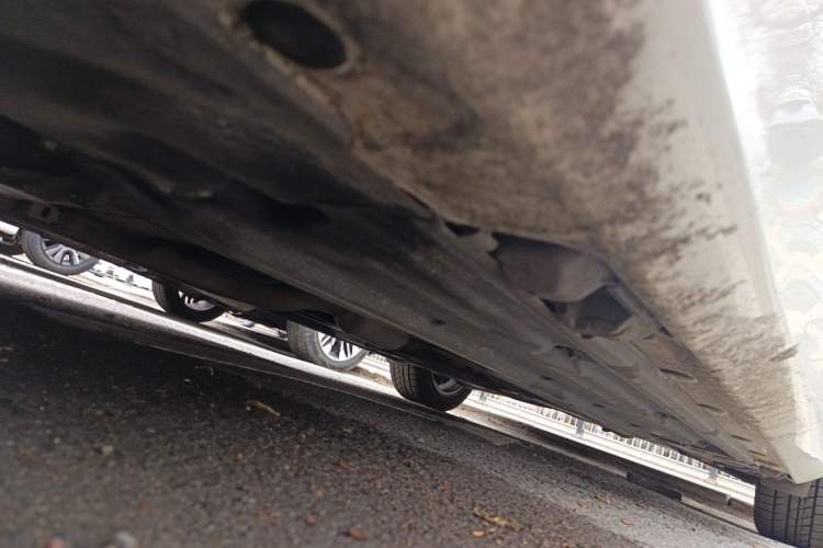 Used Mercedes-Benz C-Class 2013 C 180 CGI Classic Chassis Front Left