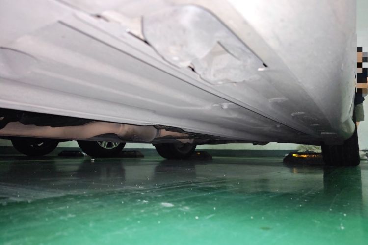 Used Mercedes-Benz C-Class 2013 C 180 Classic Grand Edition Chassis Front Left