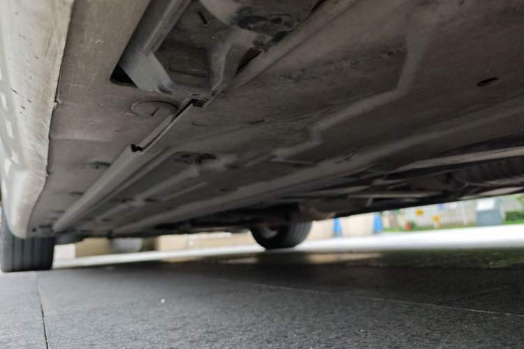 Used Mercedes-Benz C-Class 2013 C 180 Classic Grand Edition Chassis Rear Left