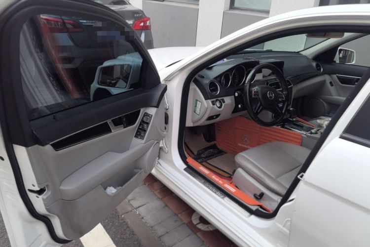 Used Mercedes-Benz C-Class 2013 C 180 Classic Grand Edition Driver Seat