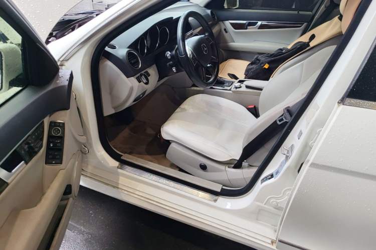 Used Mercedes-Benz C-Class 2013 C 260 Elegant Grand Edition Driver Seat