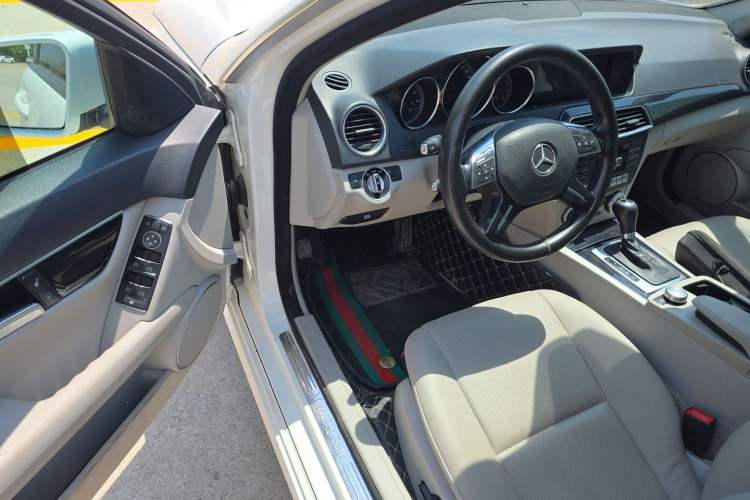 Used Mercedes-Benz C-Class 2013 C 180 Classic Grand Edition Driver Seat