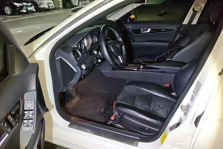 Used Mercedes-Benz C-Class 2013 C 260 Fashion Edition Grand Edition Driver Seat