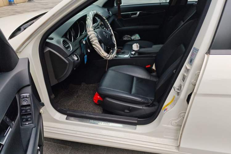 Used Mercedes-Benz C-Class 2013 C 180 Classic Grand Edition Driver Seat