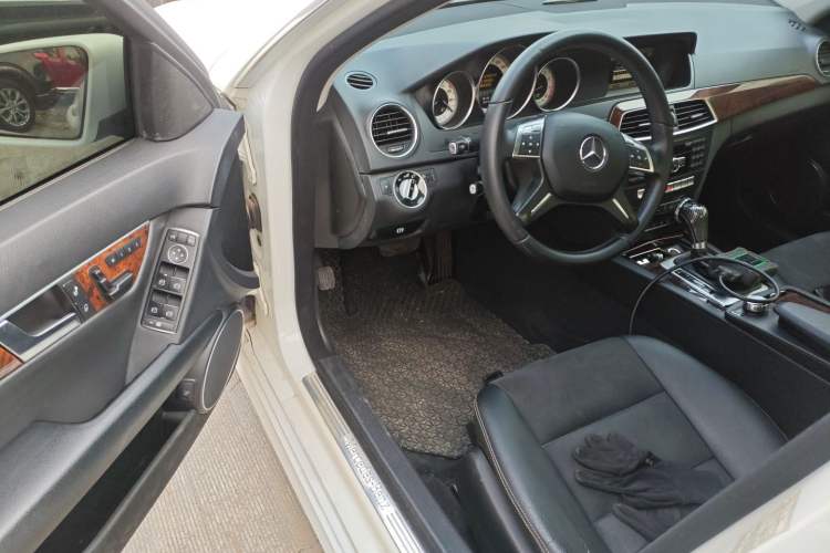 Used Mercedes-Benz C-Class 2013 C 260 Elegant Grand Edition Driver Seat