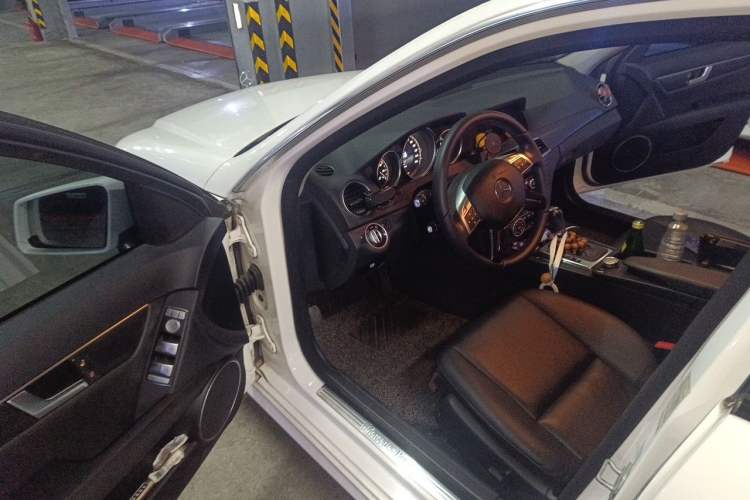 Used Mercedes-Benz C-Class 2013 C 180 Classic Grand Edition Driver Seat