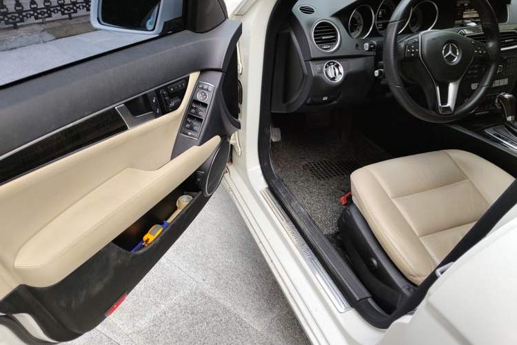 Used Mercedes-Benz C-Class 2013 C 260 CGI Fashion Model Driver Seat