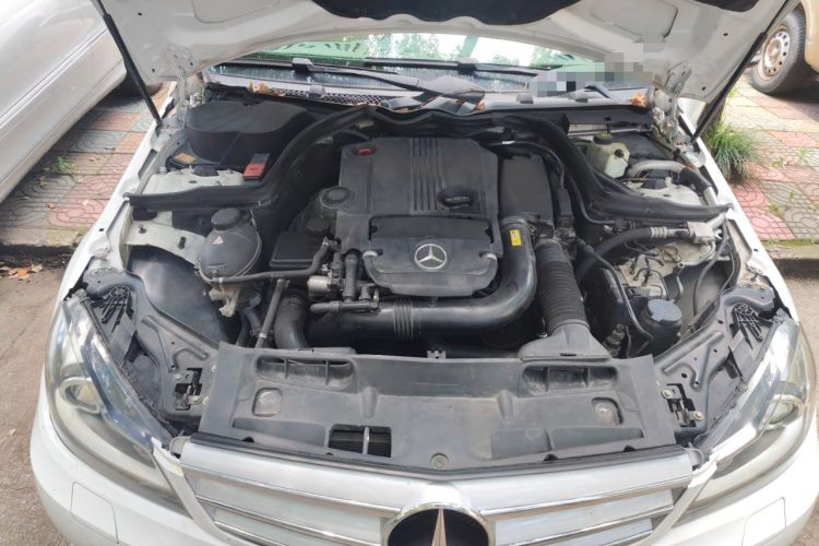Used Mercedes-Benz C-Class 2013 C 260 CGI Fashion Model Engine Bay