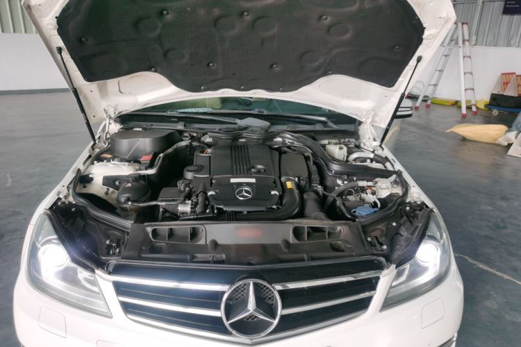 Used Mercedes-Benz C-Class 2013 C 260 Fashion Edition Grand Edition Engine Bay