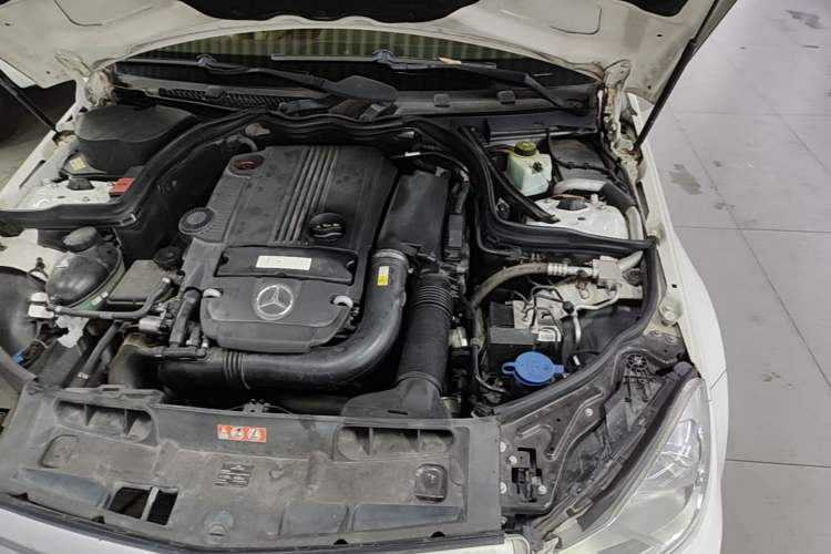 Used Mercedes-Benz C-Class 2013 C 180 CGI Classic Engine Bay Left