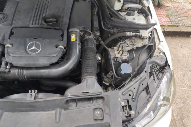 Used Mercedes-Benz C-Class 2013 C 260 CGI Fashion Model Engine Bay Left