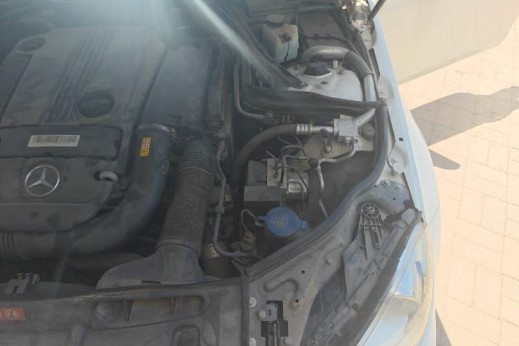 Used Mercedes-Benz C-Class 2013 C 180 CGI Classic Engine Bay Left